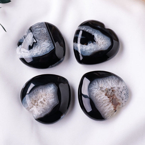 MoonRitualsBlackAgateHeartStrength_Protection_InnerBalance