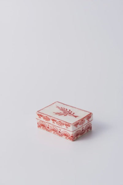 Jones &amp; Co Atlantic Coral Box Red