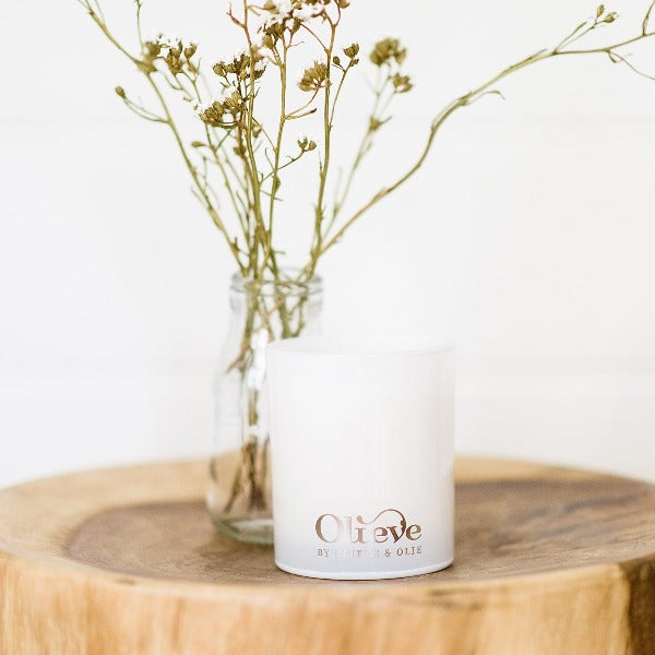 Olieve & Olie Soy Wax Candle Amber & Lotus Blossom
