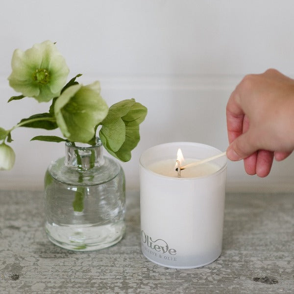 Olieve & Olie Soy Wax Candle Grapefruit, Coconut & Vanilla